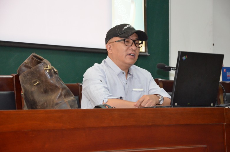 王铭铭教授为我校2013年全国研究生暑期学校