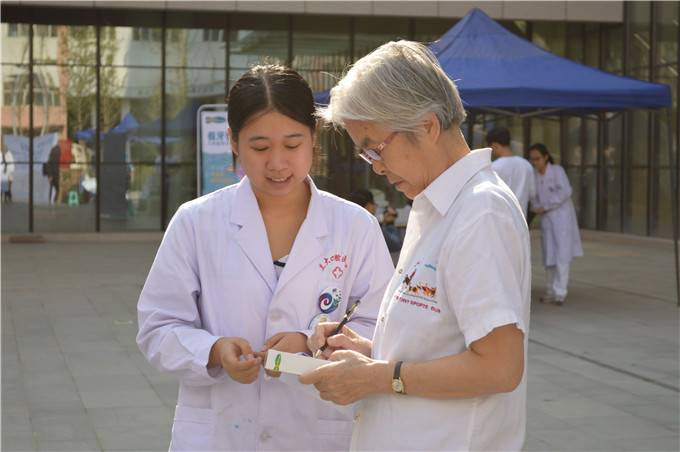 口腔医学院(医院)李志革,任利玲,张凯亮,柳文娟