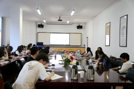 黑龙江大学俄语学院副院长关秀娟教授做客“外国语学院学术论坛”
