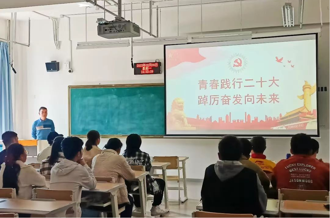 【三走进人物风采】孜孜以求 诲人不倦——记资源环境学院马国强老师