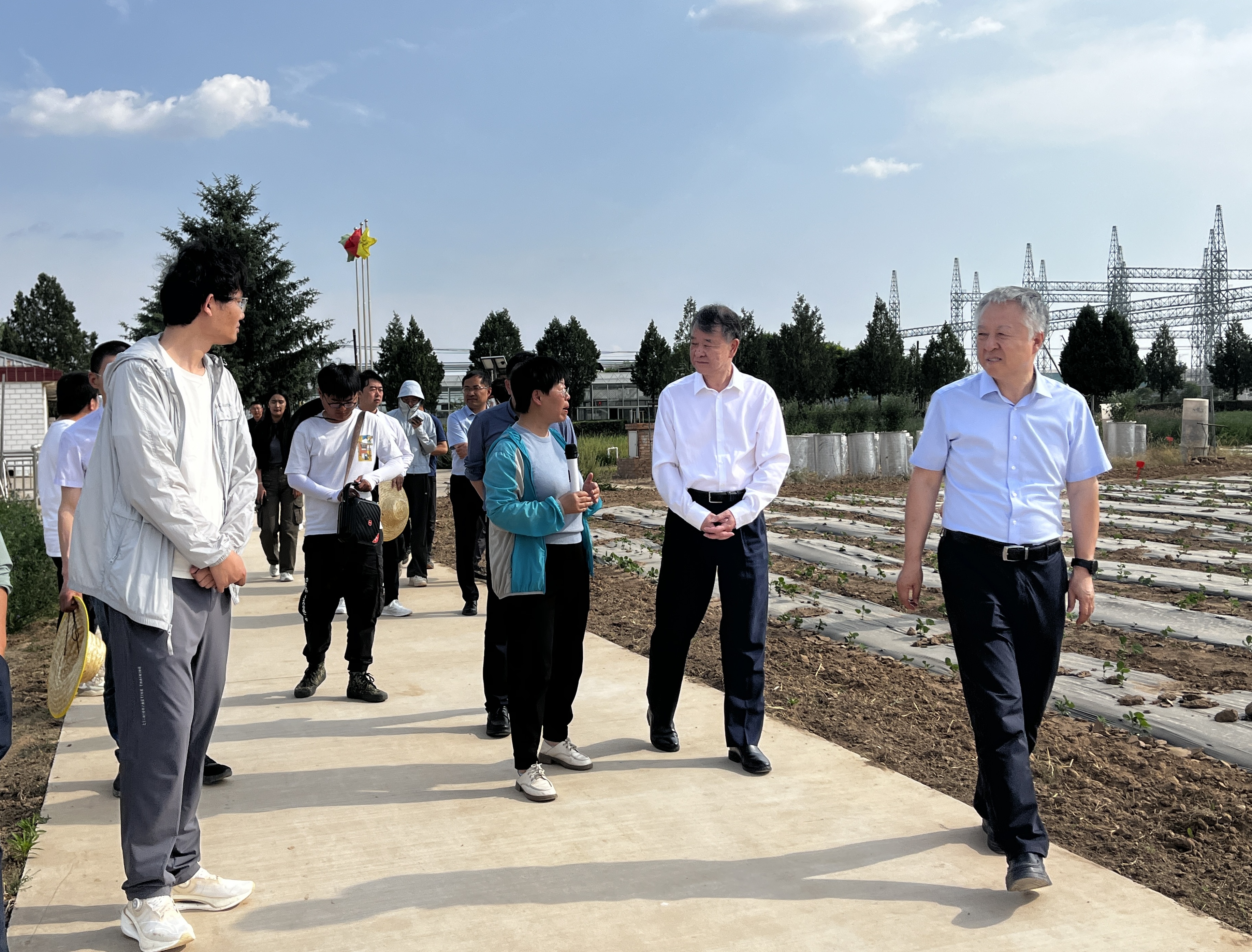 学校领导赴庆阳市调研慰问研究生支教团、野外台站师生