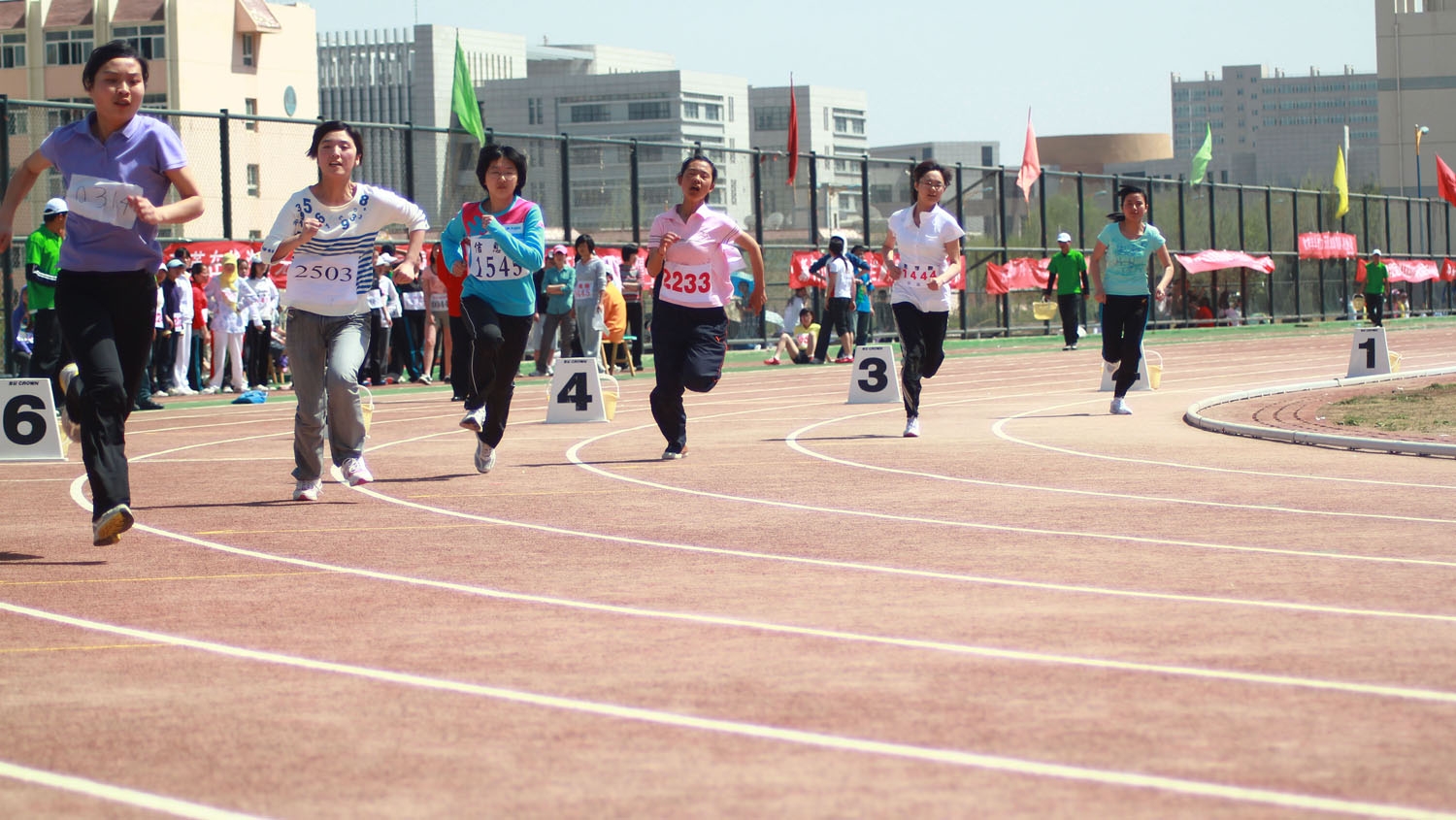 (图片报道)我校2011年学生体育运动会掠影