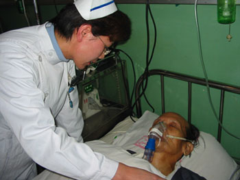 兰大一院成功为一81岁老人实施心脏搭桥手术
