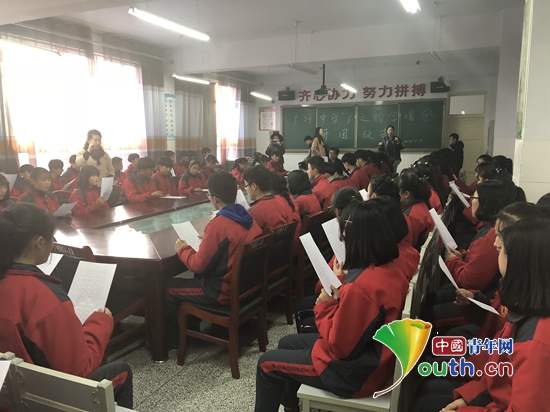 兰州大学研支团在广河中学创办的“广之韵”合唱团正式开班。